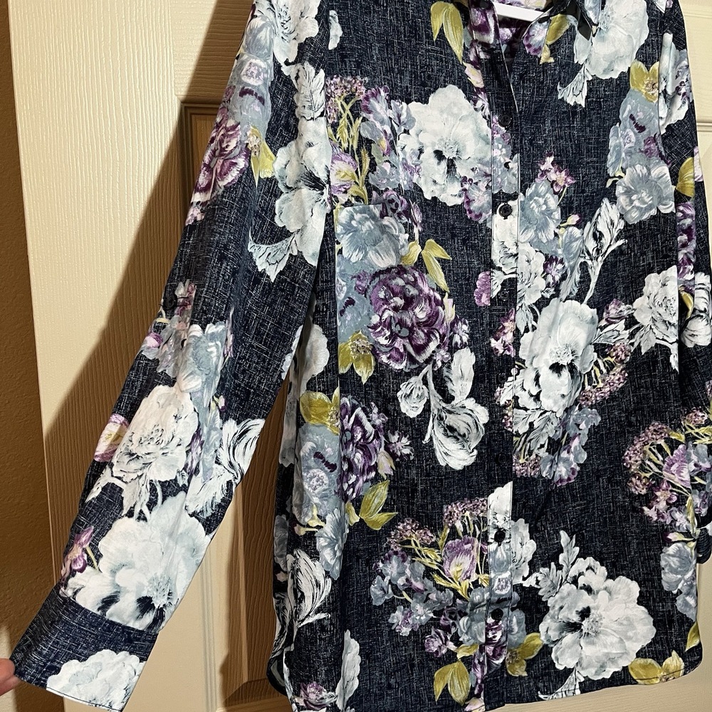 Chico's Floral Button Up Blouse Women's 1 Med Blue Long Sleeve Pastel Bloomcore - Picture 3 of 9